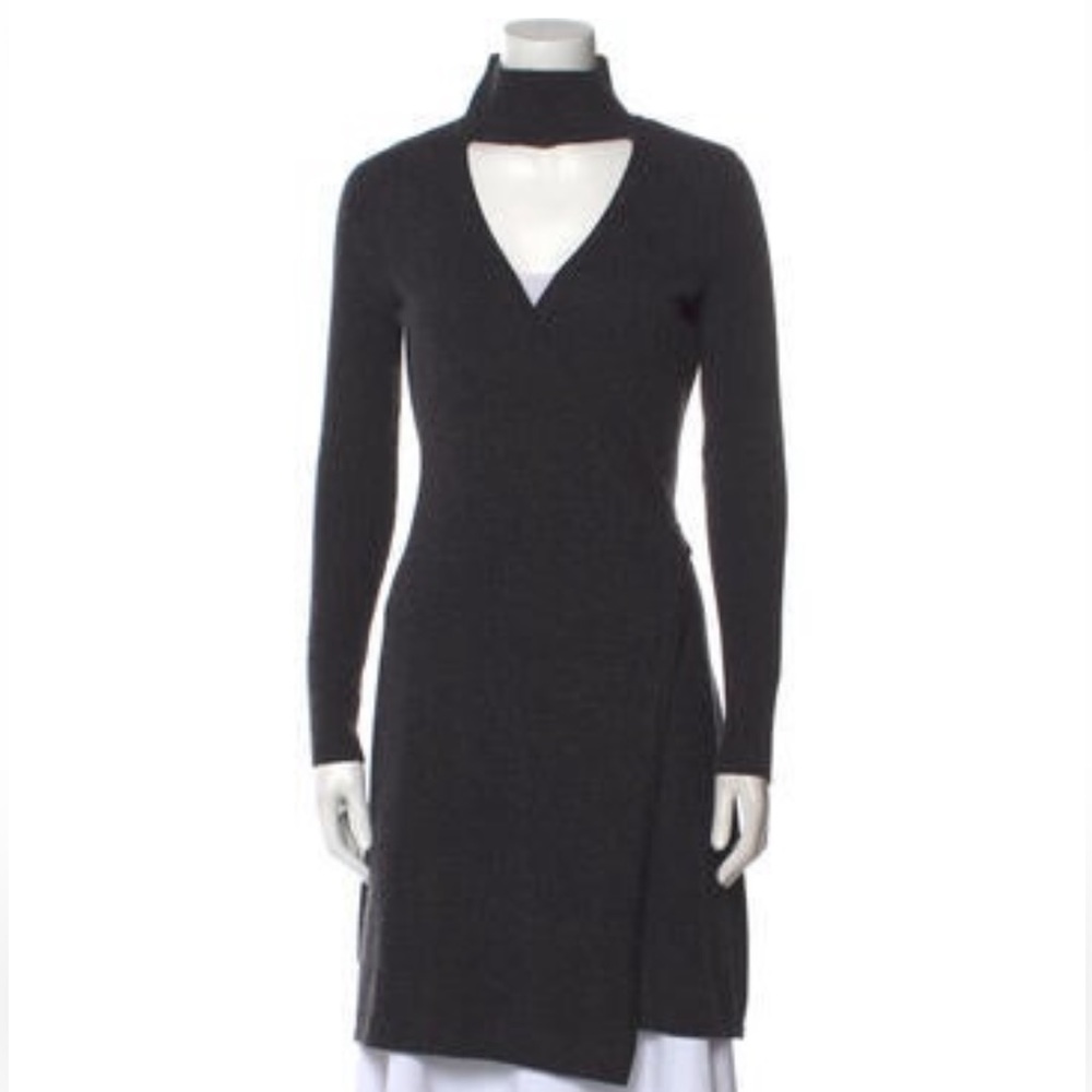 •   Diane von Furstenberg A-Line Dress
•   Grey
•Long Sleeve,Turtleneck.